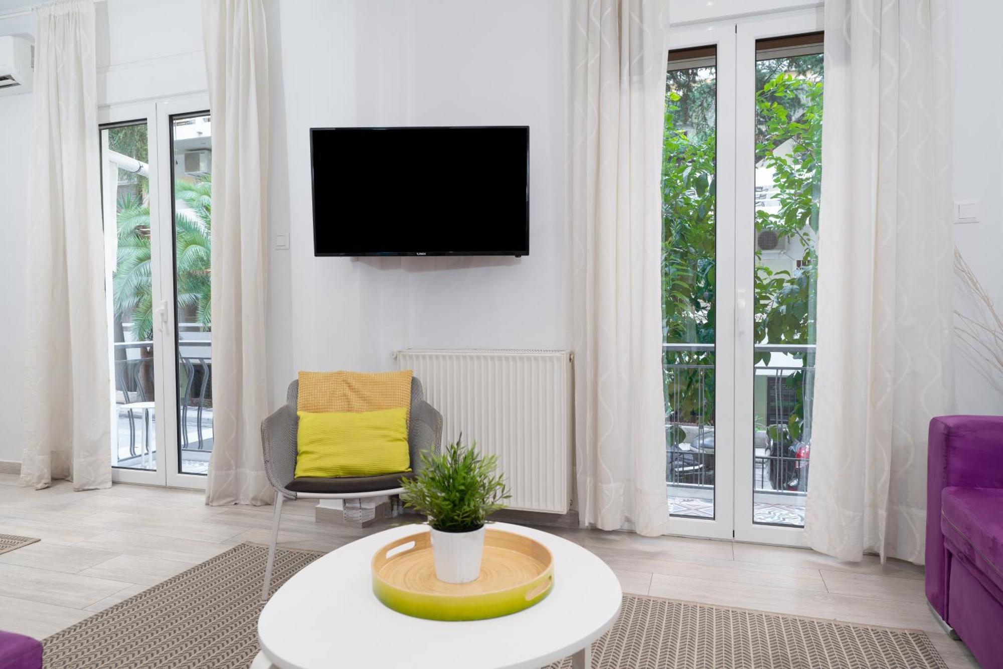Spacious Modern Apartment In Athens Near Metro ภายนอก รูปภาพ